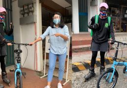 Gretchen Ho donates bicycle to viral rollerblader delivery guy